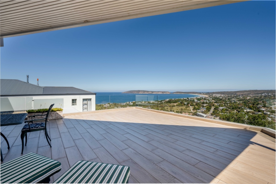 5 Bedroom Property for Sale in Signal Hill Western Cape